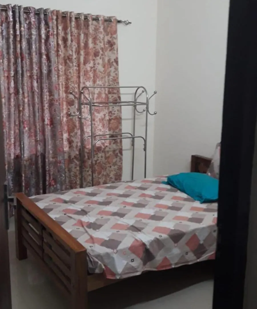 Rajdhani Apartments 티루발라